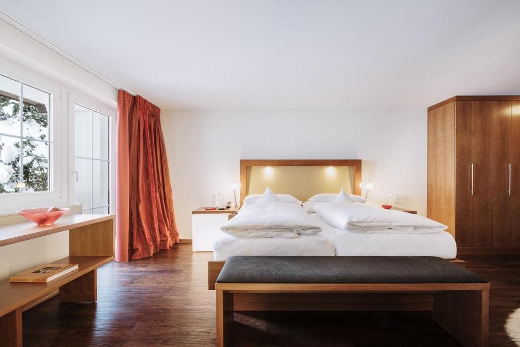 Deluxe Suite with Balcony room - Image 2