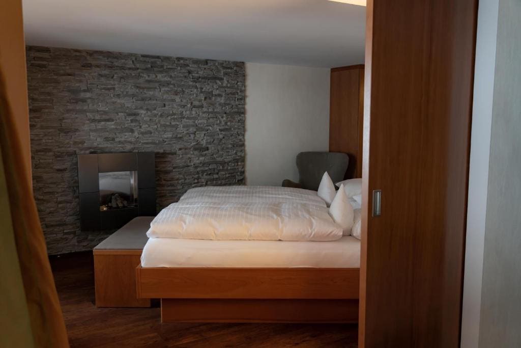 Superior Suite with Balcony room - Image 1