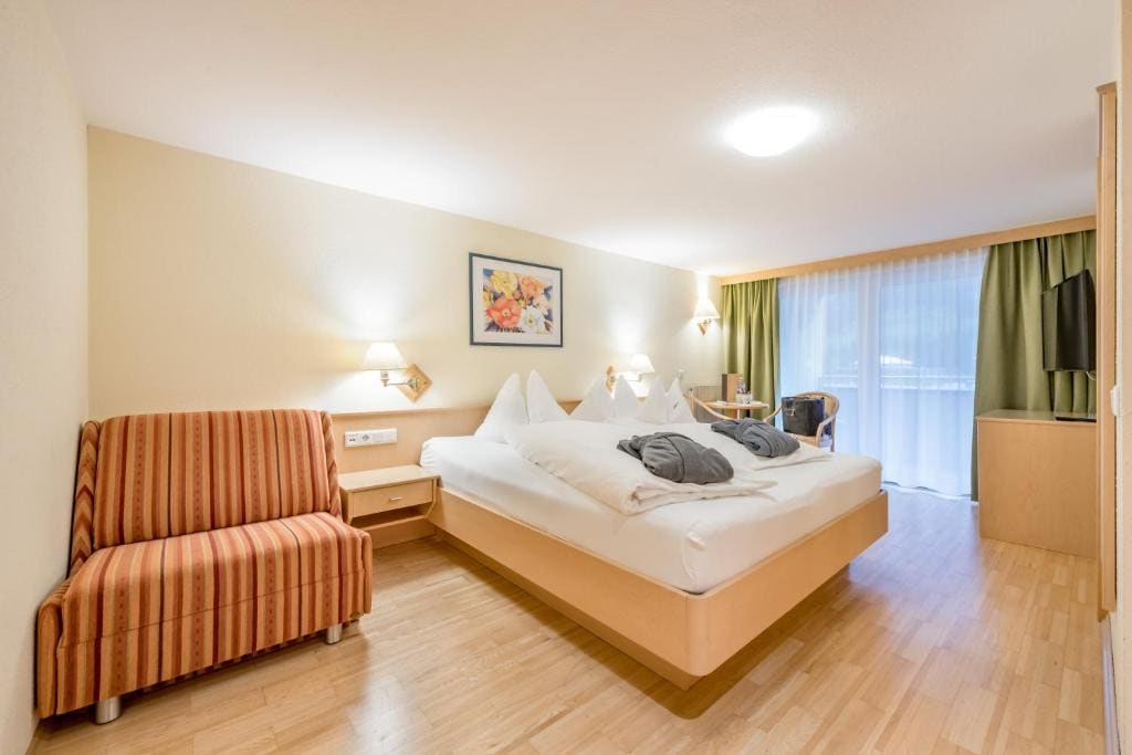 Double Room with Balcony room - Image 1