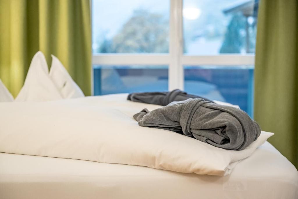 Double Room with Mountain View room - Image 3