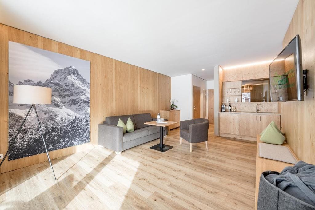 Suite with Sauna room - Image 3