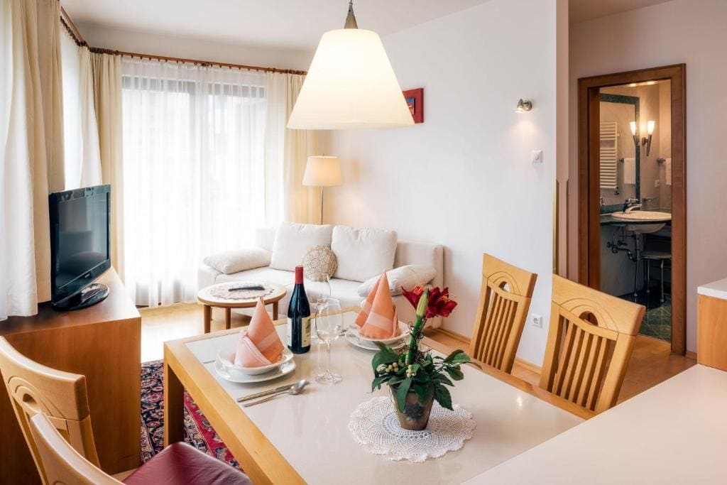 One-Bedroom Apartment room - Image 1