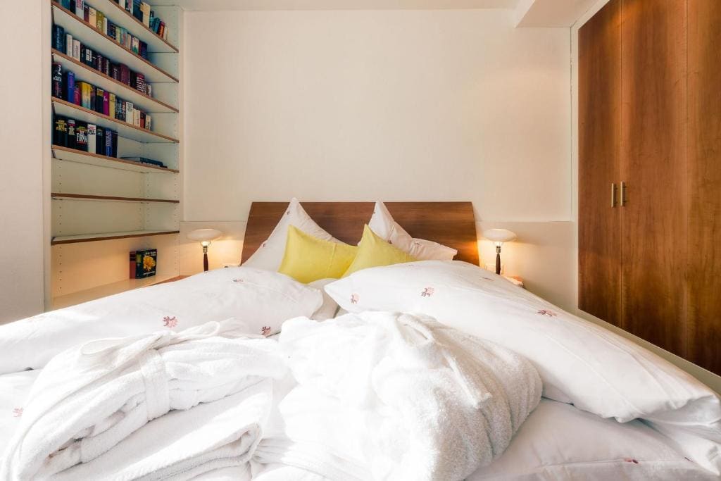 One-Bedroom Apartment room - Image 2