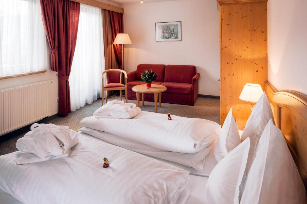 Superior Triple Room room - Image 1