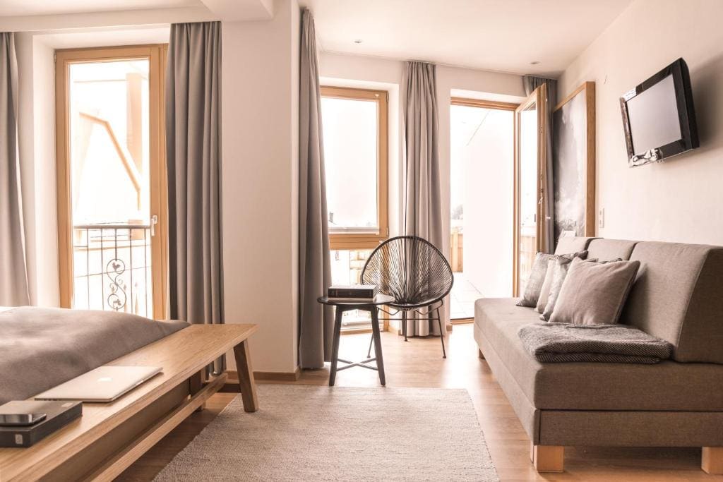 Double Room with Balcony room - Image 3