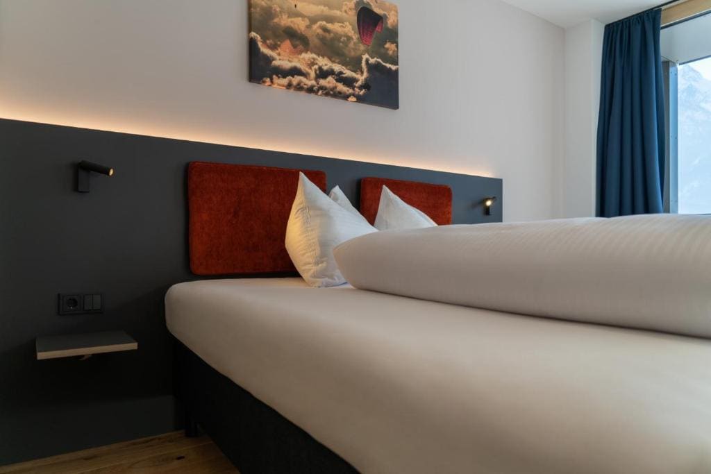 Premium Double Room South with Balcony room - Image 2
