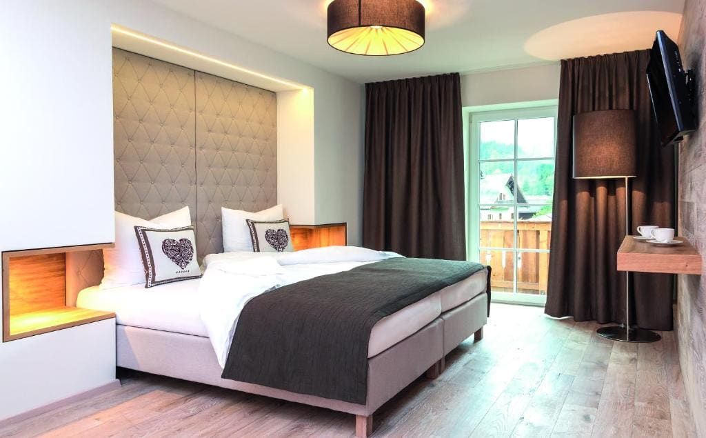 Junior Suite with Balcony room - Image 1