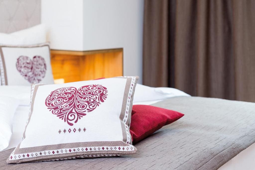 Junior Suite with Balcony room - Image 2