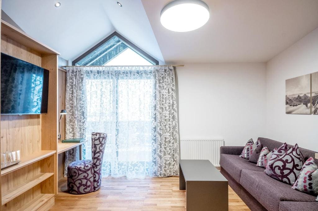 Junior Suite with Mountain View room - Image 3