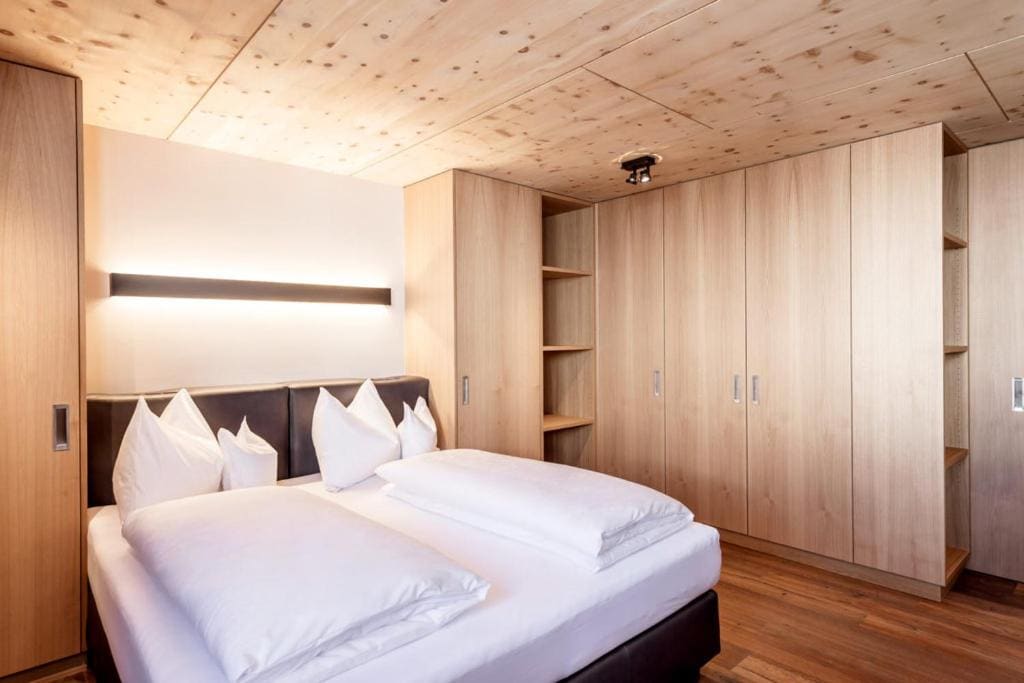 Suite room - Image 1