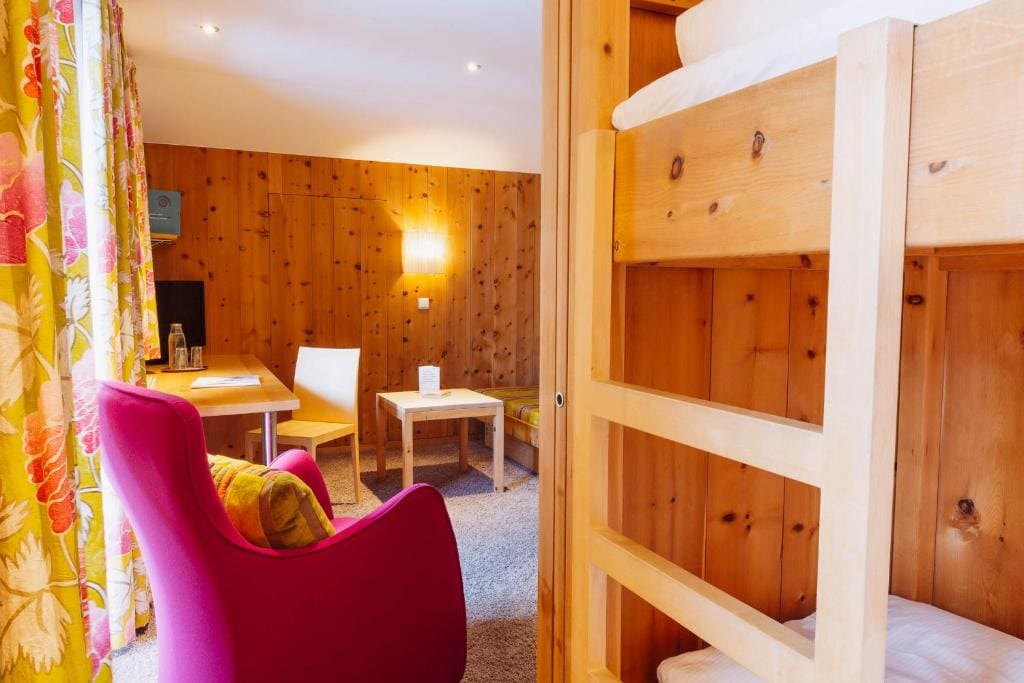 Family Junior Suite room - Image 3