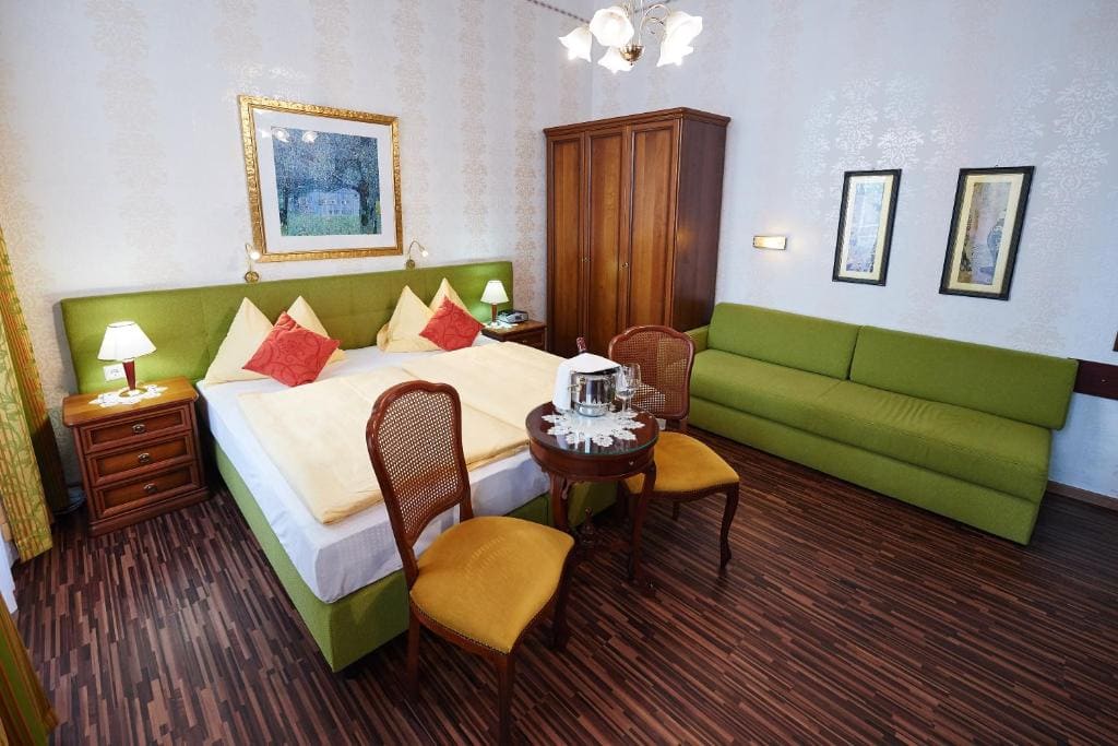 Comfort Triple Room room - Image 3