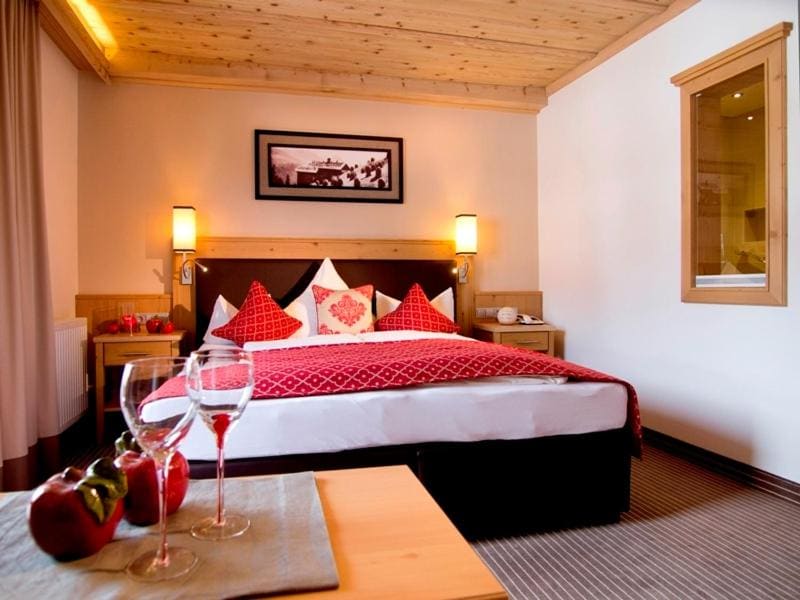 Double Room with Balcony room - Image 2