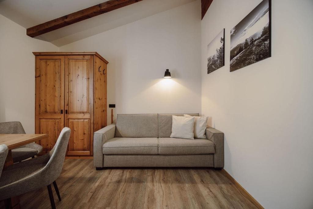 Apartment room - Image 3