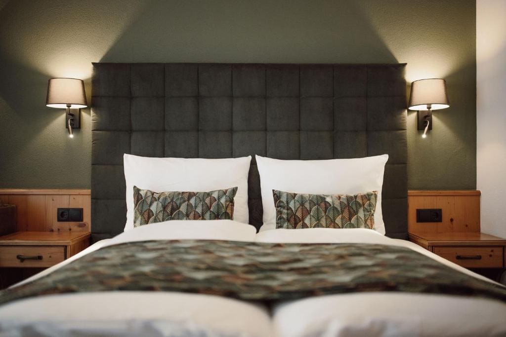 Deluxe Quadruple Room room - Image 1