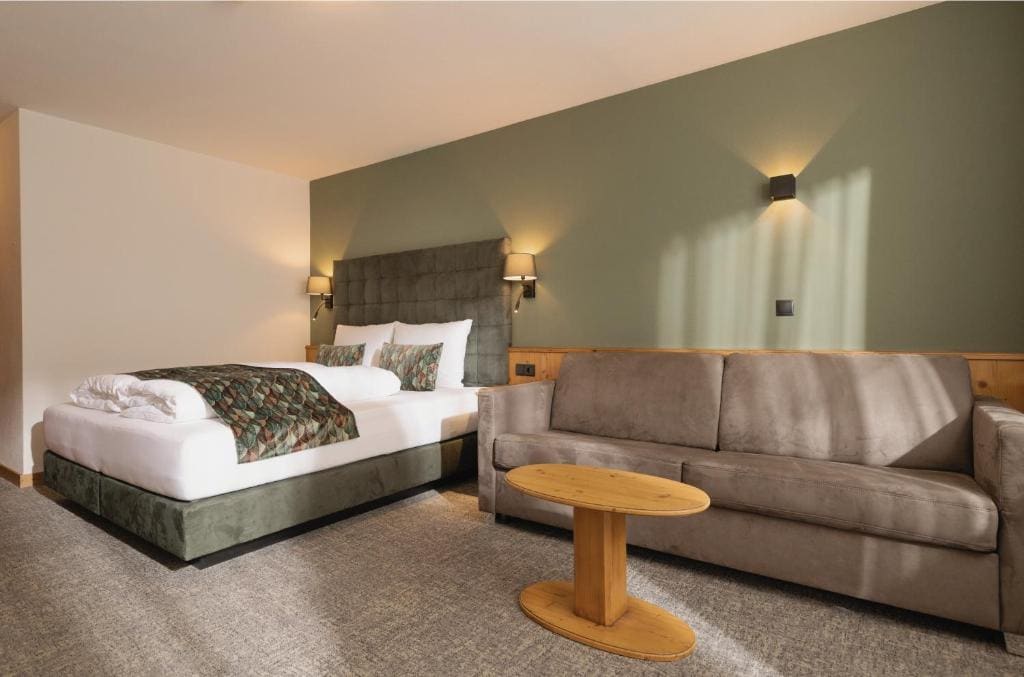 Deluxe Quadruple Room room - Image 3