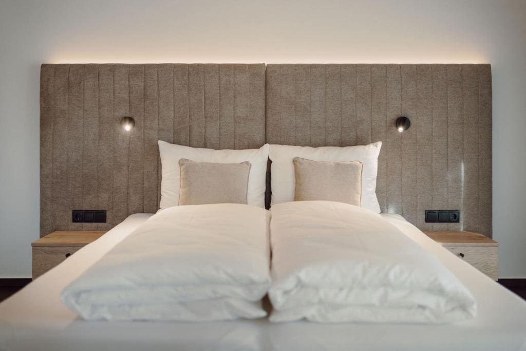 Suite with Garden View room - Image 2