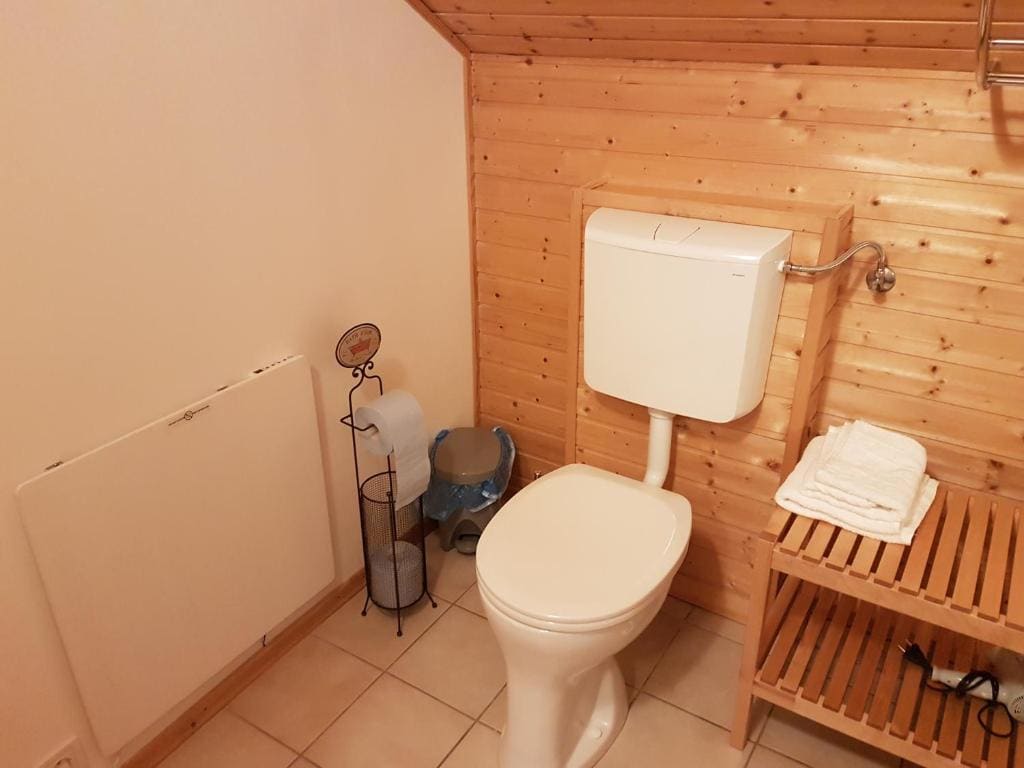 One-Bedroom Apartment room - Image 2