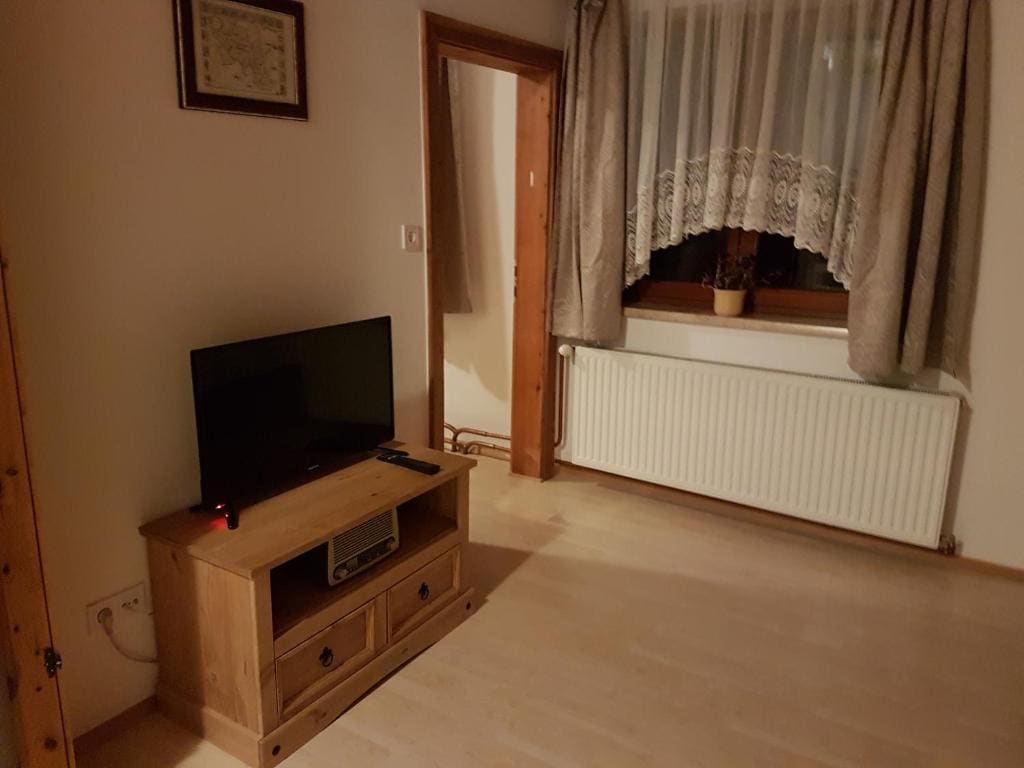 One-Bedroom Apartment room - Image 1
