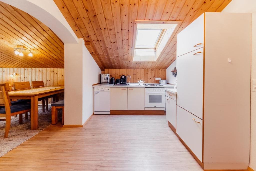Two-Bedroom Apartment with Balcony room - Image 1