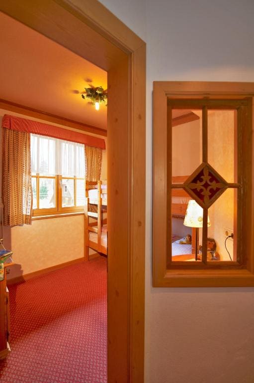 Family Suite with Balcony room - Image 1