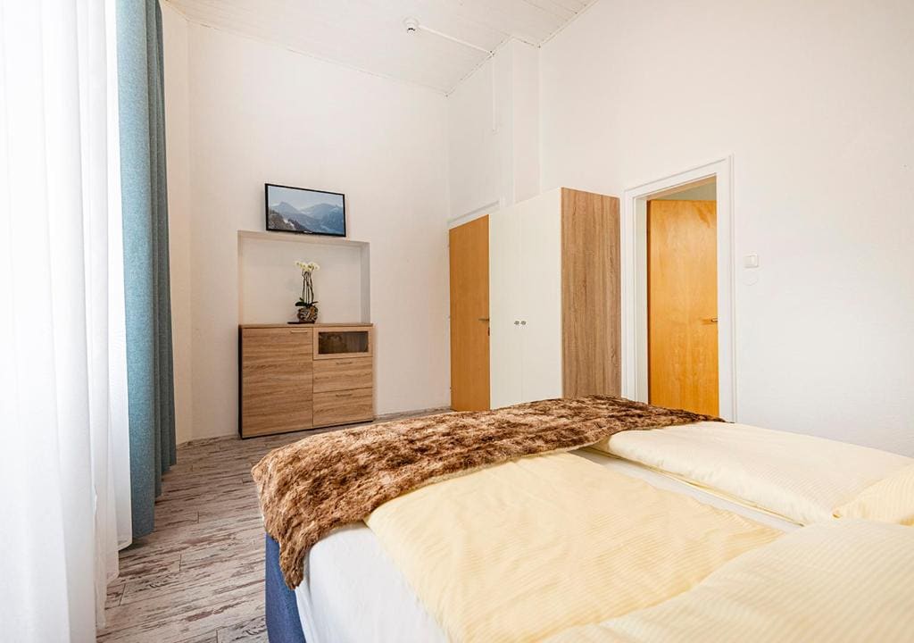 Large Double Room room - Image 1