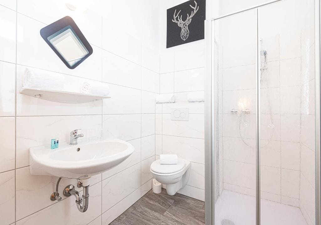 Small Double Room room - Image 3