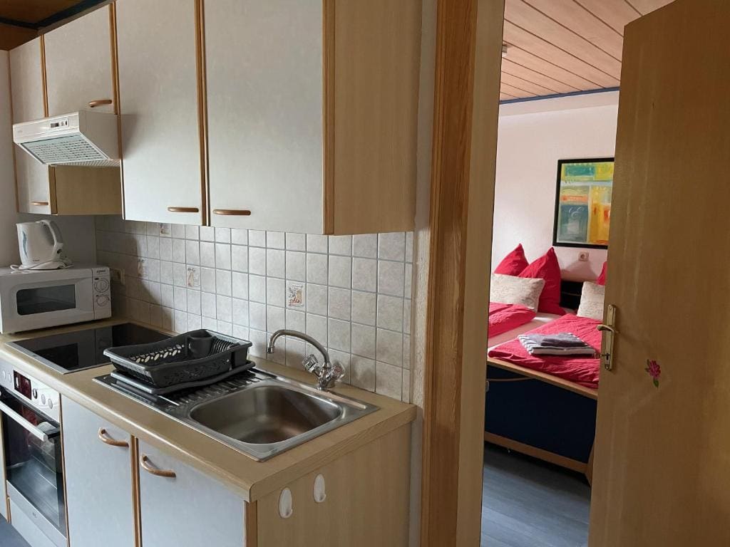 One-Bedroom Apartment with Balcony room - Image 2