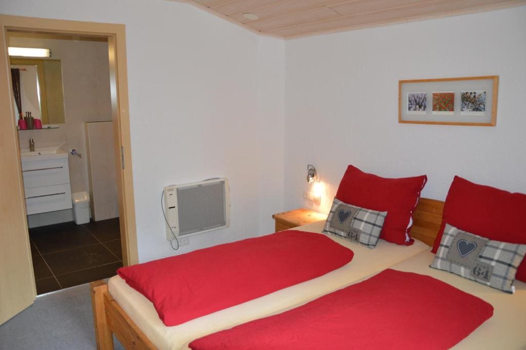 Three-Bedroom Apartment with Balcony room - Image 1