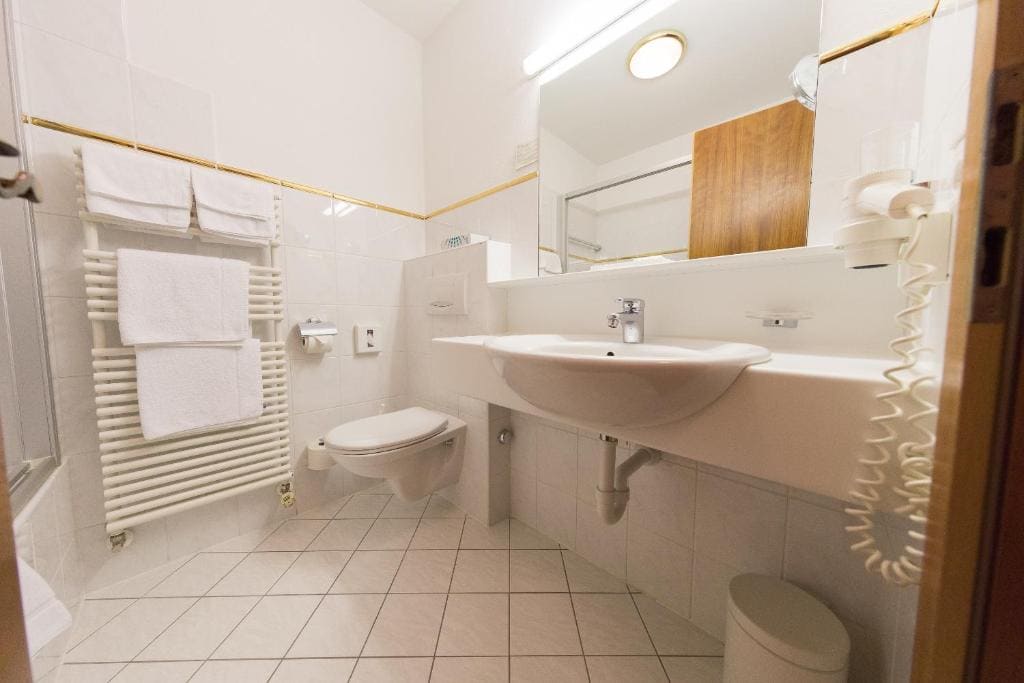 Superior Double Room room - Image 2