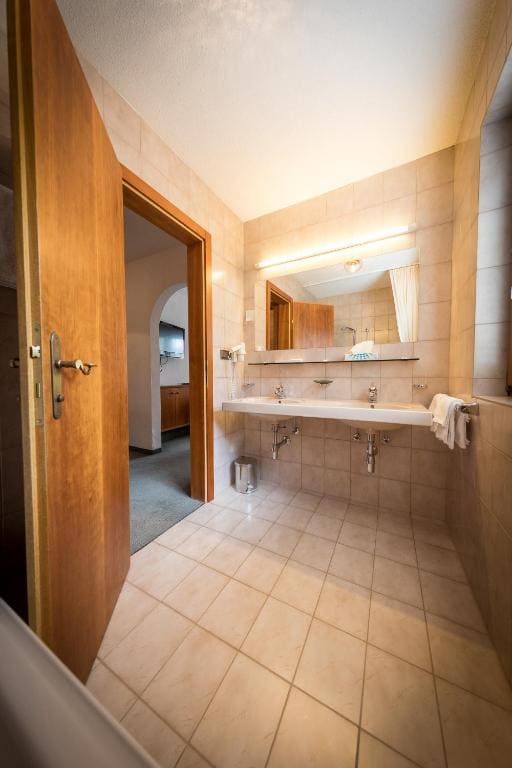 Standard Double Room room - Image 2