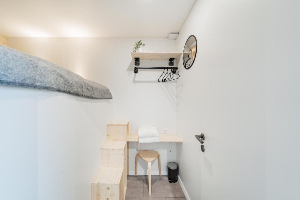 Single Room with Shared Shower and Toilet room - Image 2