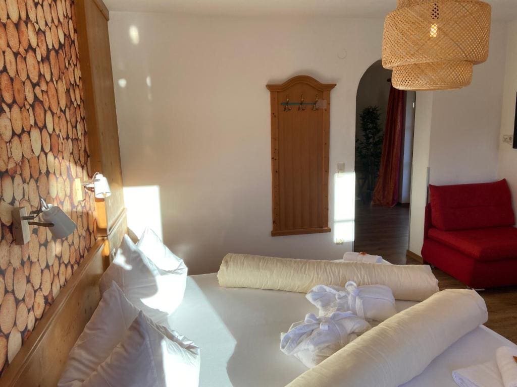 Quadruple Room with Balcony room - Image 2