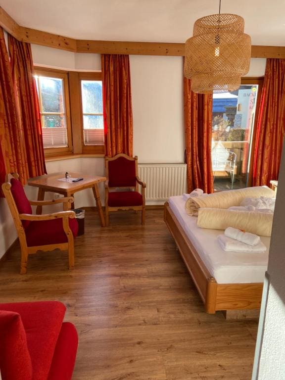 Quadruple Room with Balcony room - Image 3