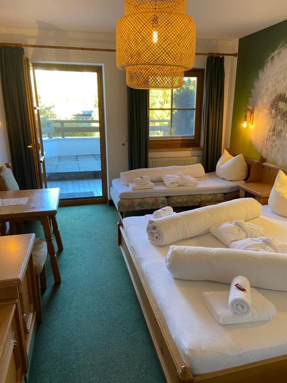 Triple Room with Balcony room - Image 2