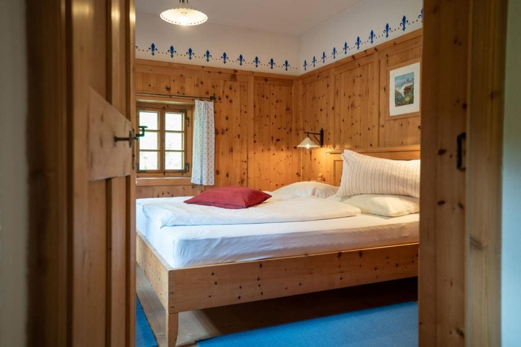 Double Room with Balcony room - Image 2