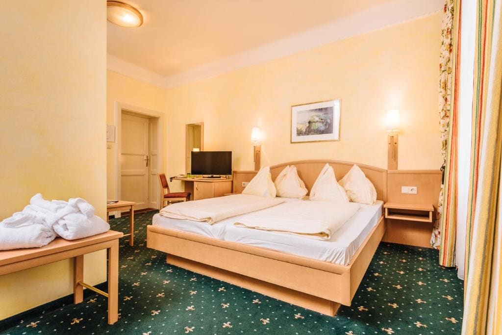 Deluxe Double Room room - Image 2