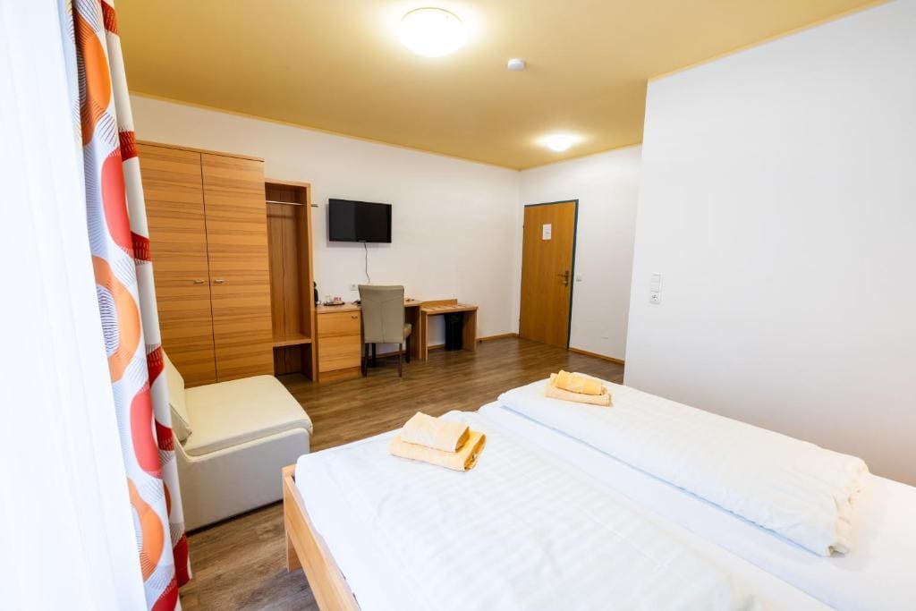 Deluxe Double Room with Garden View room - Image 1