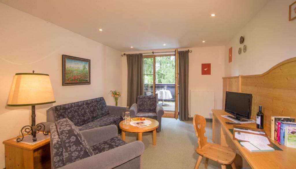 One-Bedroom Suite with Balcony room - Image 2