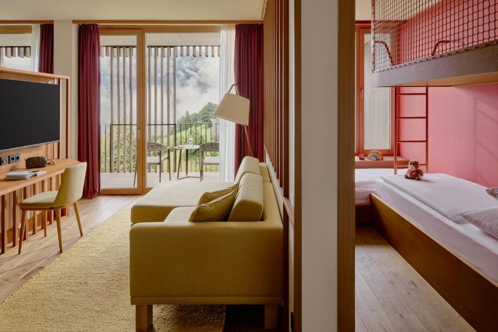 Mountain Suite with Balcony room - Image 2