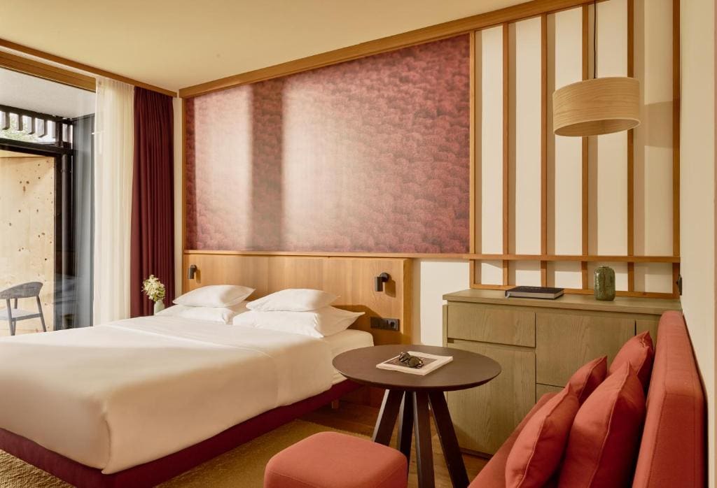 Deluxe Suite with Balcony room - Image 1