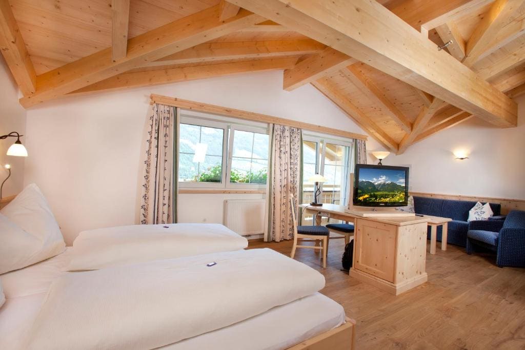 Deluxe Suite room - Image 1