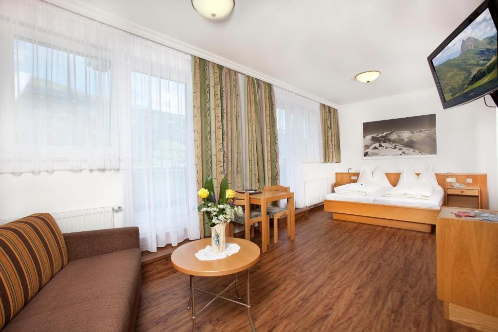 Large Double Room room - Image 1