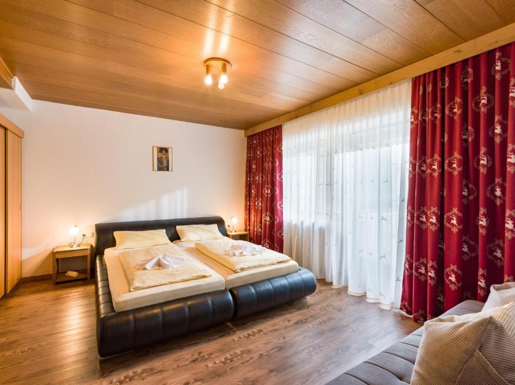 Apartment - Ground Floor room - Image 2