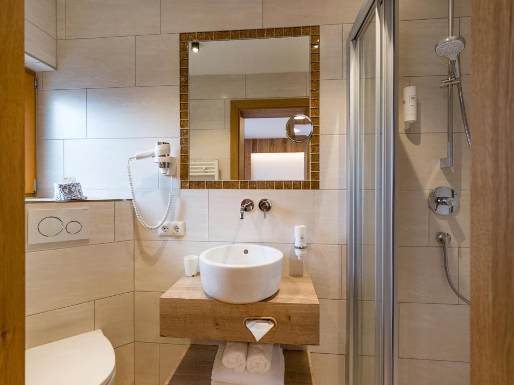 Small Double Room room - Image 3