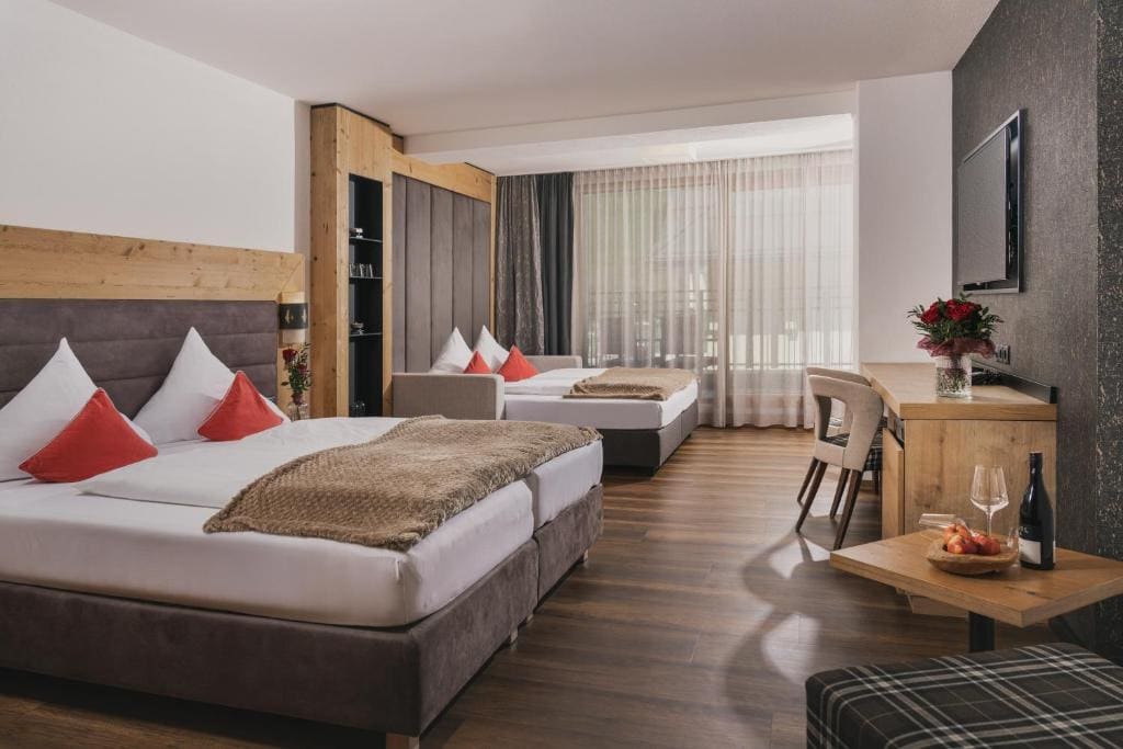 Quadruple Room room - Image 2