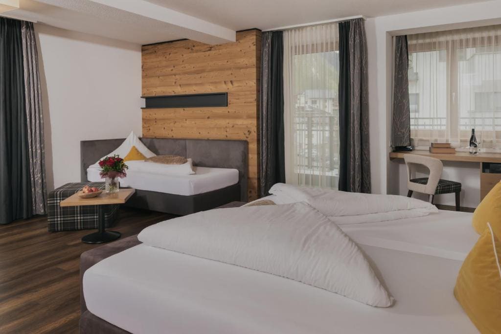 Triple Room with Balcony room - Image 3