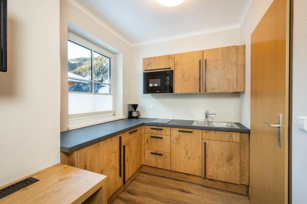 One-Bedroom Apartment - Annex room - Image 1