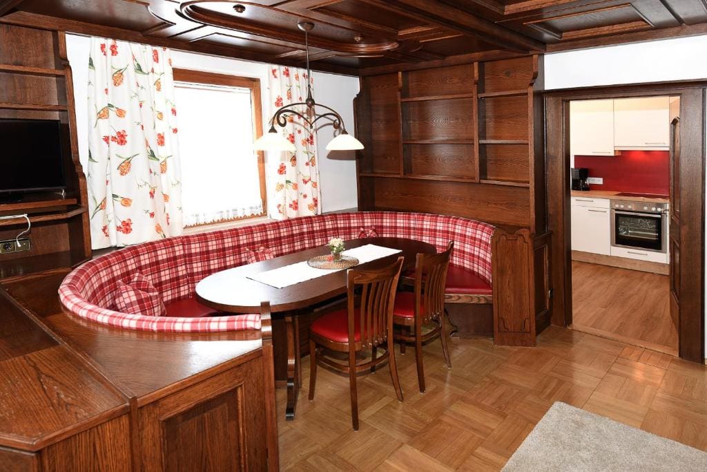 Three-Bedroom Apartment room - Image 1