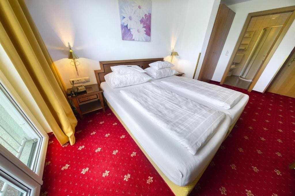 Double Room with Balcony room - Image 1
